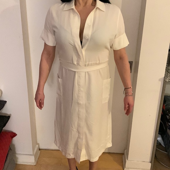 WHITE DRESS - Picture 1 of 2